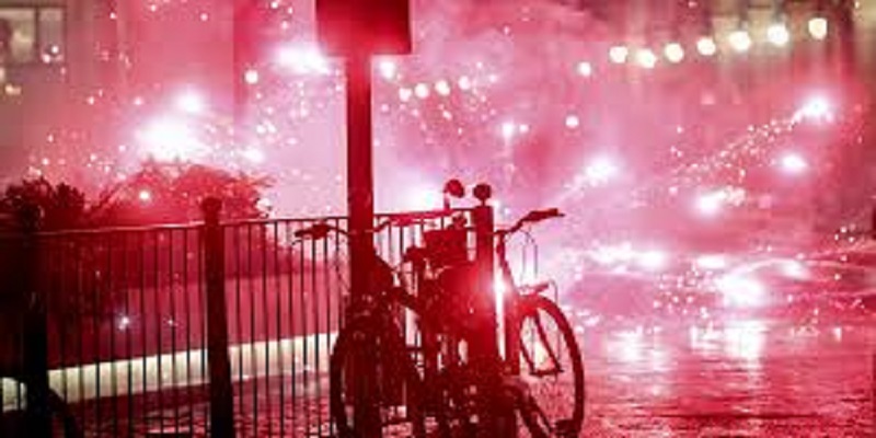 France : ces pays voisins où des émeutes éclatent contre le durcissement des mesures contre la covid-19