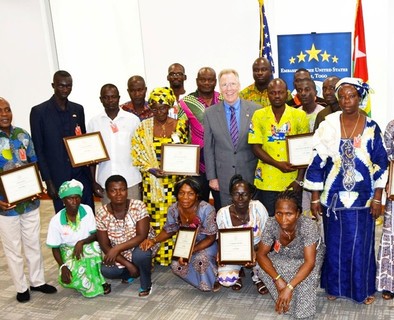 Les États-Unis viennent en aide à 10 organisations communautaires du Togo