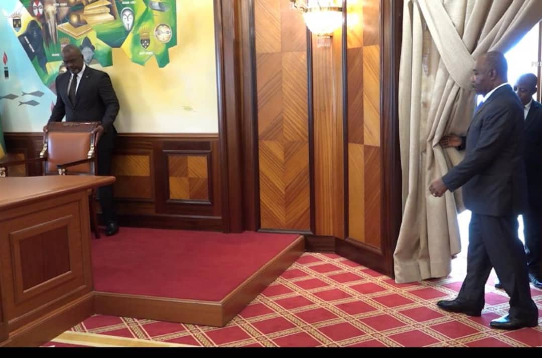 Gabon : Ali Bongo et la canne, c’est fini ! (Photos)