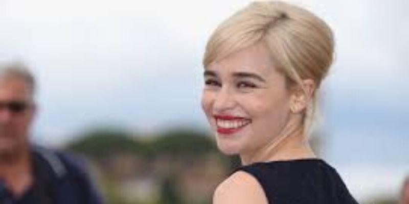 Game of Thrones : Emilia Clarke dévoile l’identité du responsable du gobelet oublié