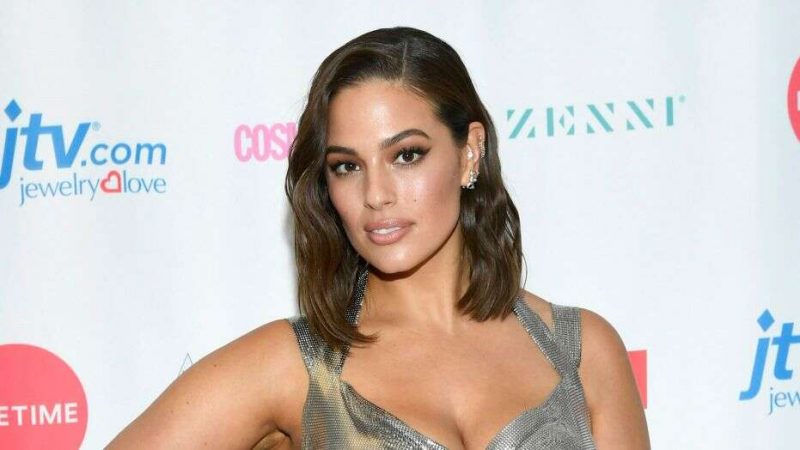 1 mois après son accouchement, le mannequin Ashley Graham partage une photo de son corps sans retouche