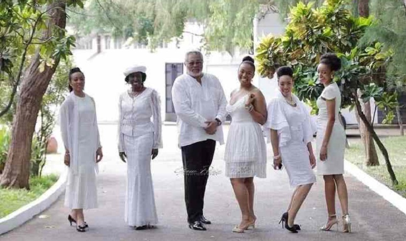 Ghana : L’ex-président JJ Rawlings en fête avec ses Amazones