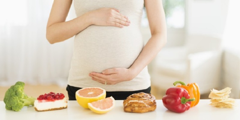 Grossesse : les conseils d’une sage-femme pour bien s’alimenter