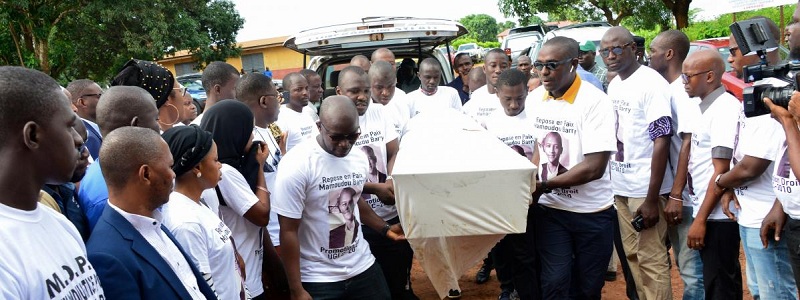 Guinée : 2000 habitants présents à l’inhumation de Mamoudou Barry, enseignant battu à mort à Rouen