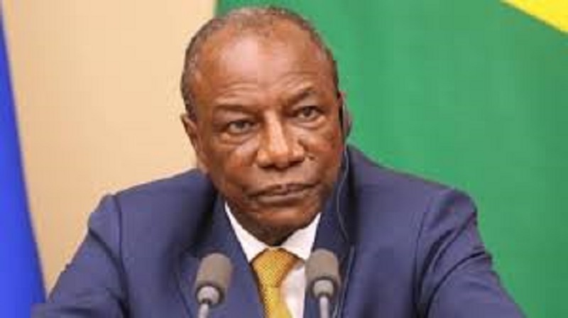 Guinée : Alpha Condé serait affaibli et hors de ses frontières