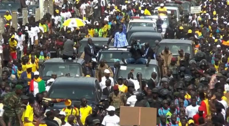 Guinée : importante manifestation de soutien à Alpha Condé
