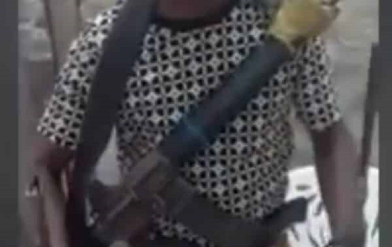 Haïti : un pasteur s’affiche armes à la main avec un gang (vidéo)