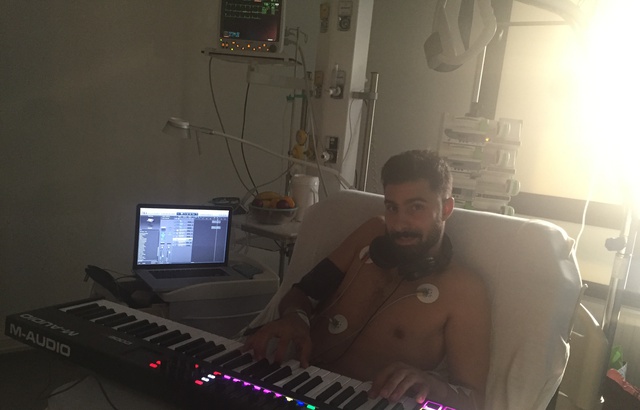France : un artiste cartonne avec ce clip tourné dans sa chambre d’hôpital (Vidéo)