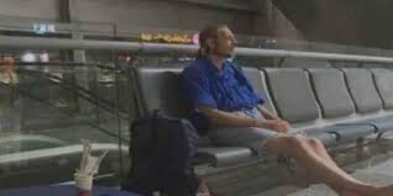 Hospitalisé après 10 jours d’attente à l’aéroport pour rencontrer une femme draguée sur internet