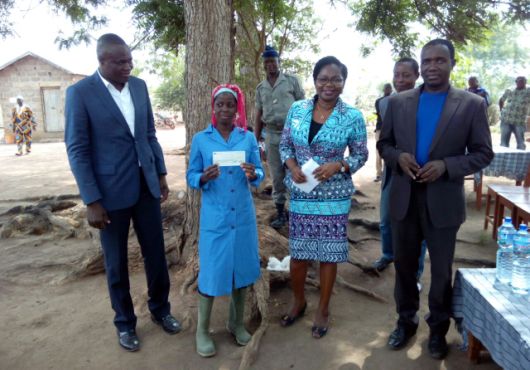 Amouzou Afi, une entrepreneure à succès grâce au PRADEB
