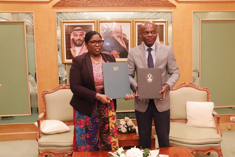 Le Togo signe un accord d’exemption de visas avec le Suriname