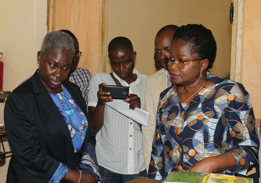 Entrepreneuriat au Togo : la ministre Victoire Tomegah-Dogbe en tournée de visite auprès des jeunes entrepreneurs