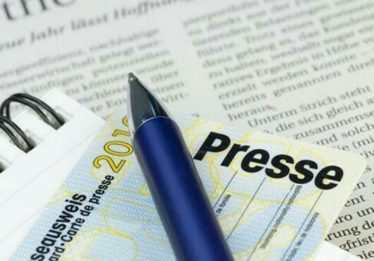 Journalistes, à vos plumes