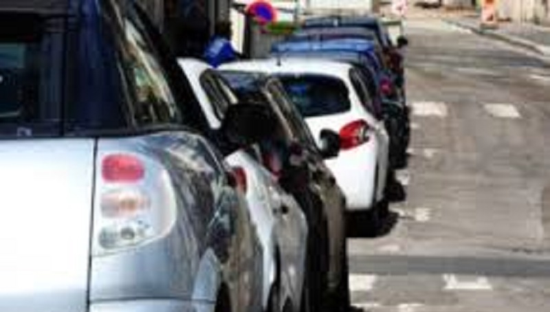 Il heurte une mère et son fils de 5 ans pour une brouille de parking