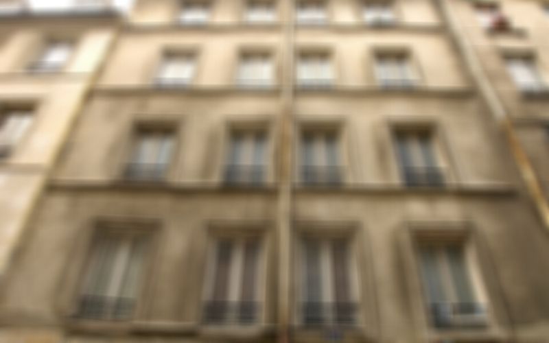 Il se débarrasse de 10 kilos de drogue par la fenêtre, le sac atterrit aux pieds d’un policier