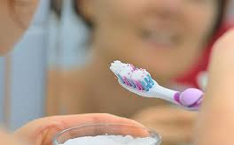 Ils voulaient se faire blanchir les dents : 1 décès et 2 comas