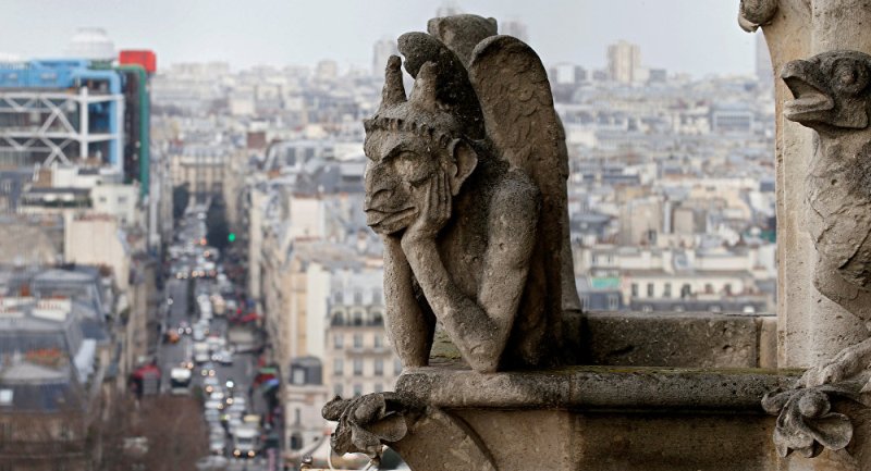 [Photo] Incendie de Notre-Dame de Paris : cette caricature de Charlie Hebdo crée la polémique