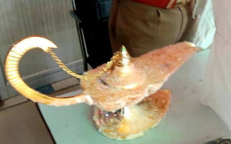 Inde : des escrocs ont tenté de vendre la « lampe d’Aladdin »
