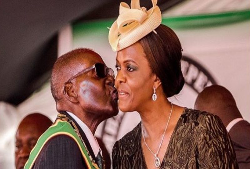 Insolite / Robert Mugabe révèle comment il a séduit sa femme Grace