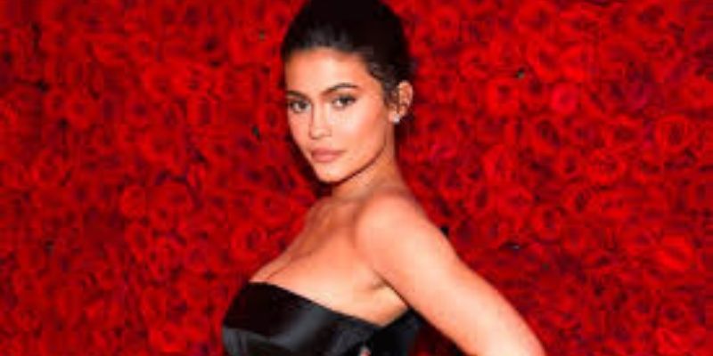 Instagram : Kylie Jenner dénudée affole les internautes (photo)