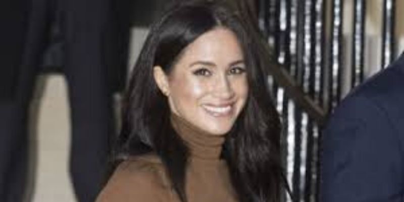 Meghan Markle enceinte : elle dévoile son baby bump dans une robe de grossesse glamour