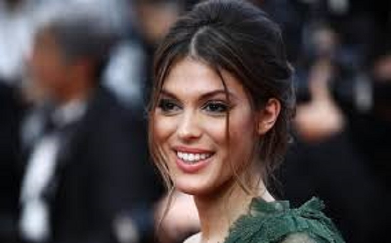 Iris Mittenaere enceinte ? sa réponse étonnante