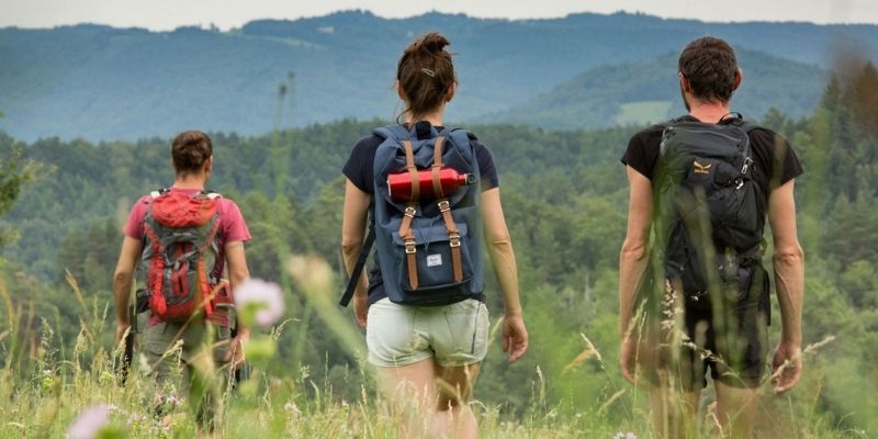 Isolés dans le Pacifique, ils reviennent chez eux et découvrent le Covid-19