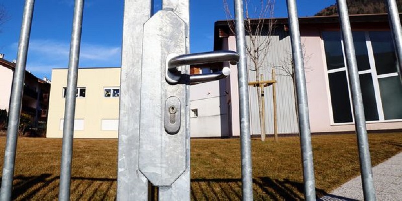Coronavirus :L’Italie ferme ses écoles, et dans le monde on s’équipe