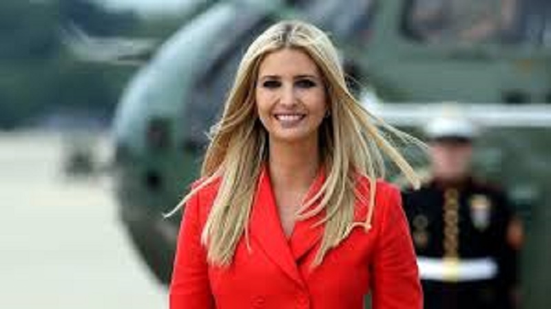 Ivanka Trump fait poser ses enfants avec des armes à feu : la Toile divisée (photo)