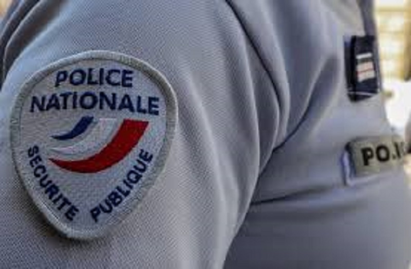 Ivre, il menace de violer une policière