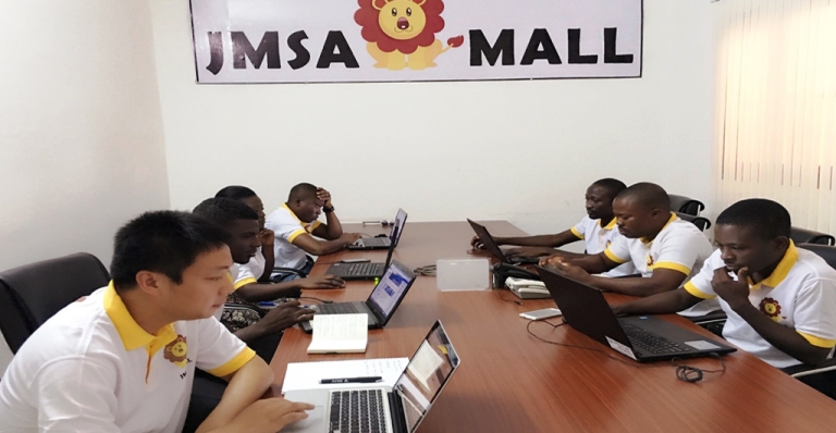 JMSA MALL offre des chaussures neuves pour la fin d’année