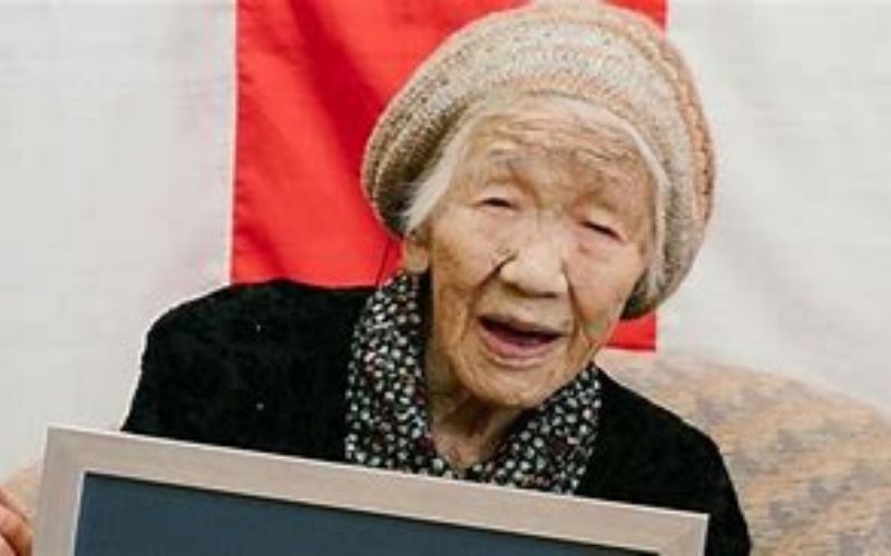 Japon : À 117 ans, la femme la plus âgée du monde bat un nouveau record