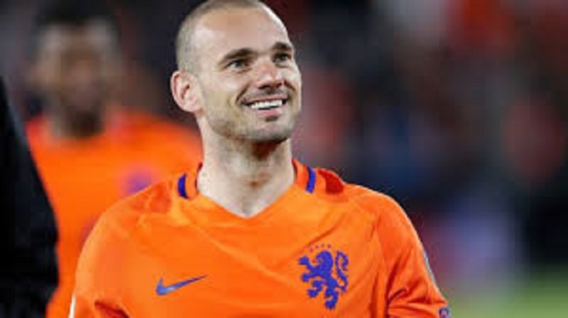 « J’aurais pu devenir comme Messi ou Ronaldo », dixit Sneijder