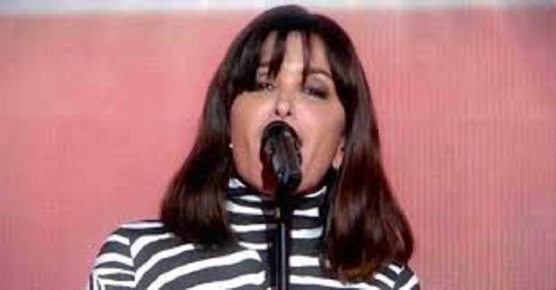 Joe Biden Président : Jenifer chante l’hymne américain et ça vaut le détour