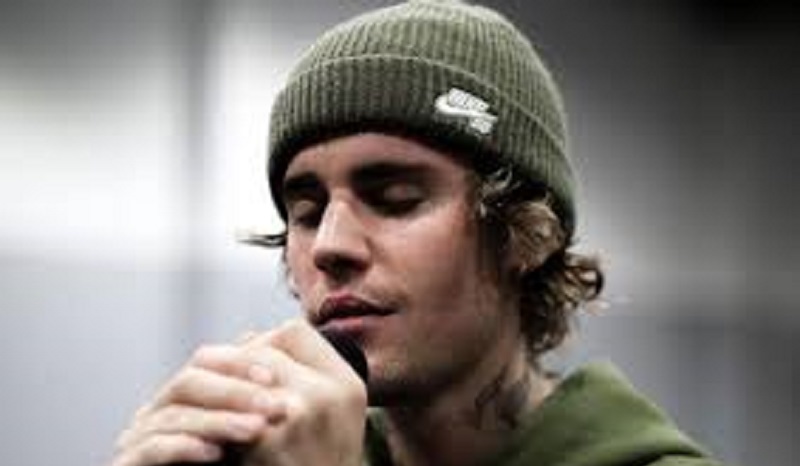 Justin Bieber dément vouloir devenir pasteur