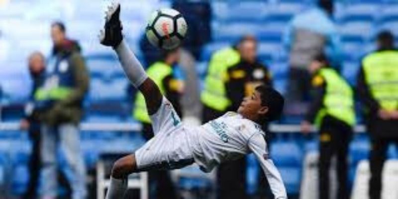 Juve : le fils de  Cristiano  Ronaldo inscrit  7 buts en  un match