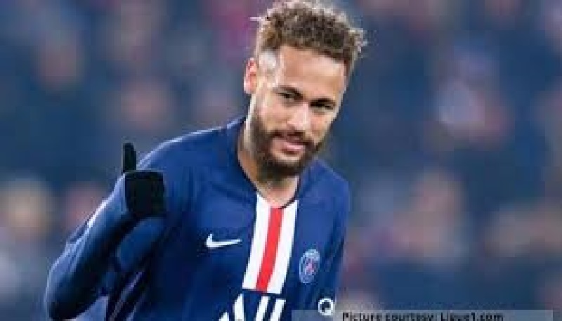 Neymar : la star nomme ses 3 footballeurs préférés