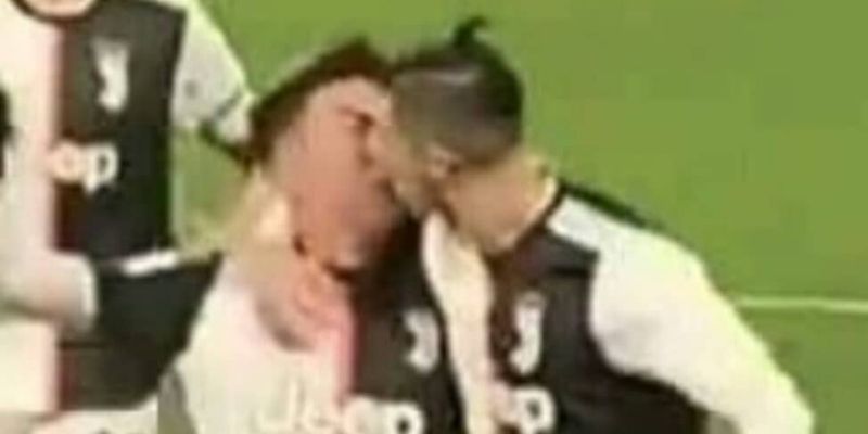 Juventus : le baiser entre Cristiano et Dybala qui affole la toile (photo)
