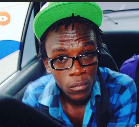 Côte d’Ivoire : vilain, Elow’n « Kiffnobeat » se dévoile dans un cliché (photo)