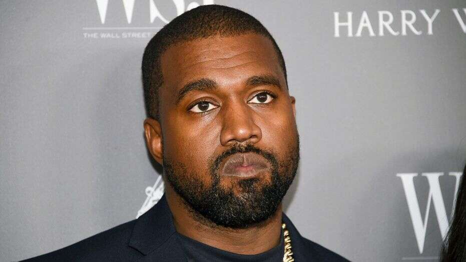 [Vidéo] Kanye West perd la tête, il se filme en train d’uriner