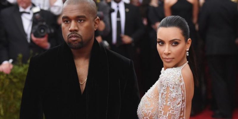 Après la visite de Kim Kardashian et Kanye West, KFC France installe une plaque en leur honneur