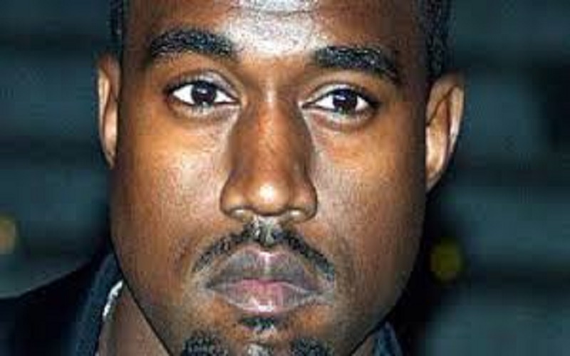 Kanye West pète un câble sur Twitter après son 1er meeting : « Kim veut me faire interner »