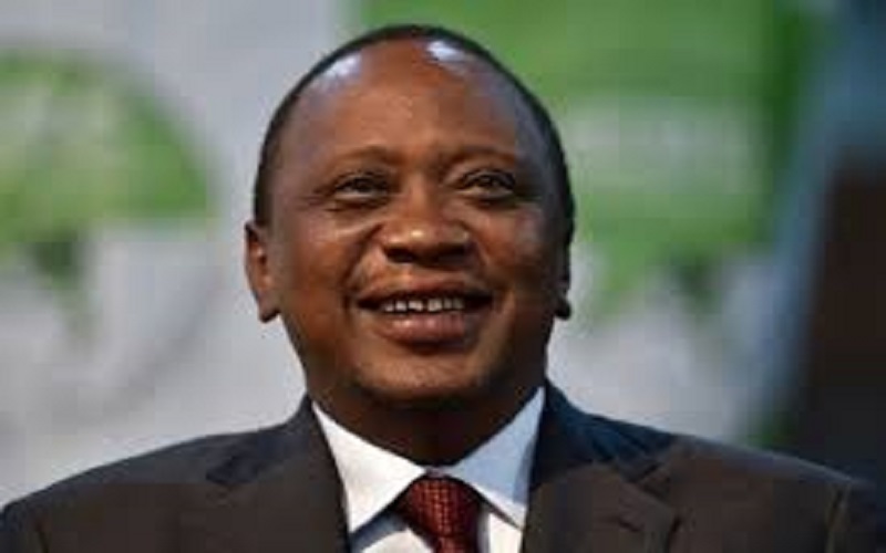 Kenya : le président Uhuru Kenyatta danse sur le feat de Platnumz et Olomide (vidéo)