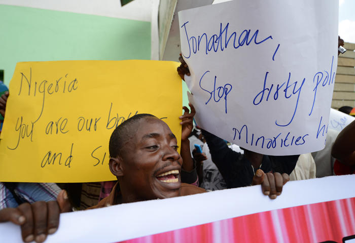 Kenya : un chanteur de Gospel révèle son homos3xualité ; indignation des fans