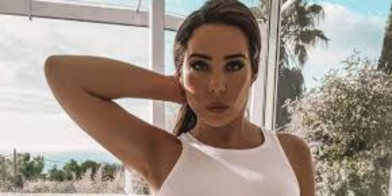 Kim Glow : bloquée en Tunisie, elle pousse un coup de gueule et fait un gros bad buzz (vidéo)