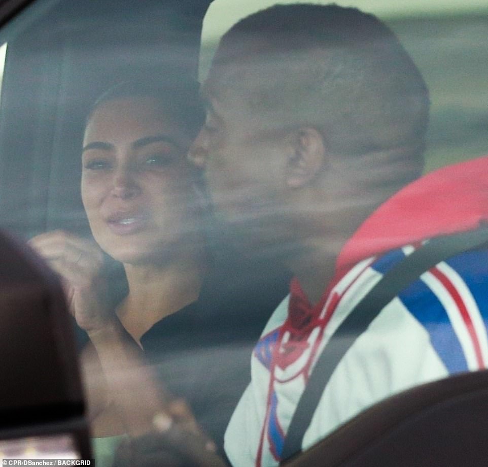 Retrouvailles tendues : Kim Kardashian fond en larmes lors d’une discussion avec Kanye West (photo)