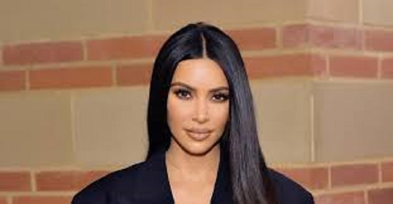 Kim Kardashian revient avec émotion sur le violent braquage dont elle a été victime