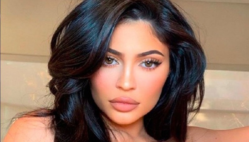 Kylie Jenner tacle un faux compte Instagram qui lui a volé une photo