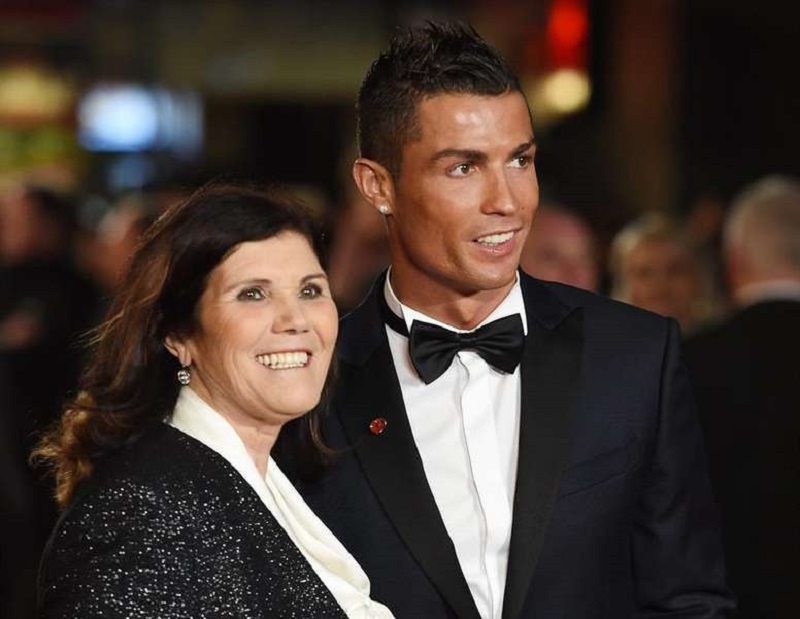 Fête des Mères : le bel hommage de Cristiano Ronaldo à sa maman
