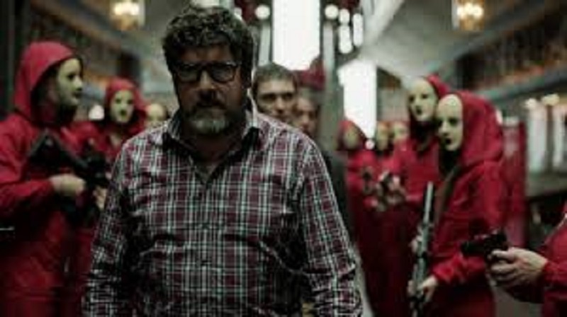 La Casa de Papel saison 5 : Angel est-il une taupe dans la police à la solde du Professeur ?